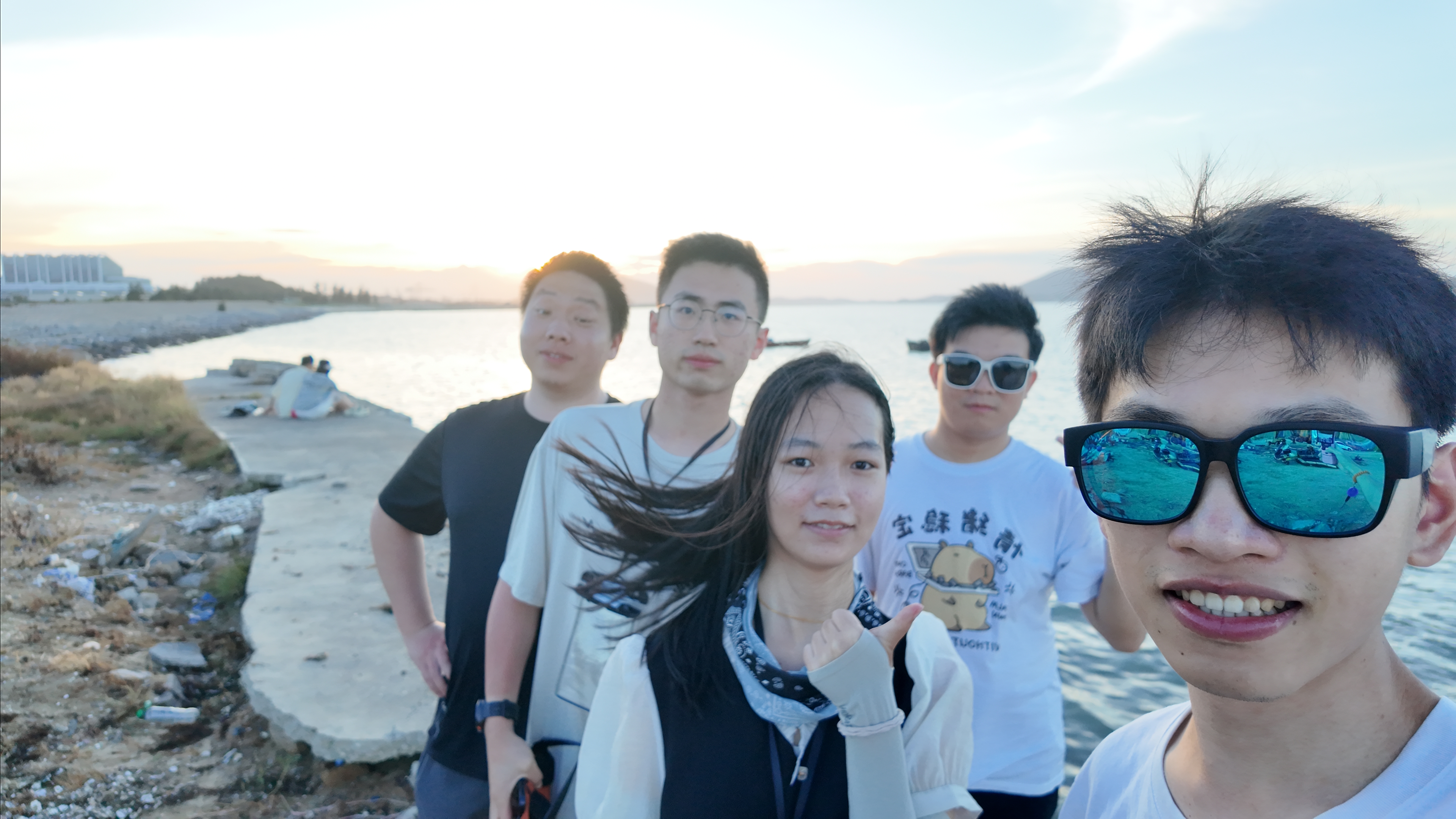 同行的伙伴们(我是左二)